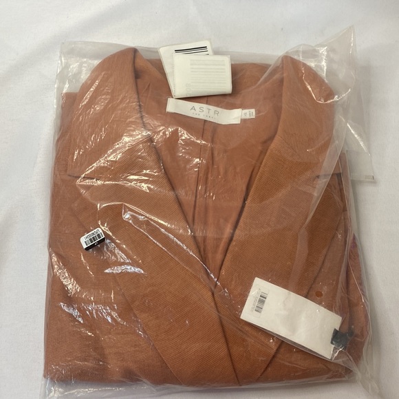 ASTR The Label Allegra Blazer - Picture 3 of 4